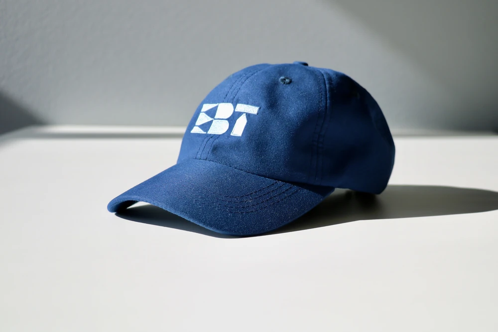 casquette-bleue-brodee-ebt Casquette bleue brodée personnalisée EBT