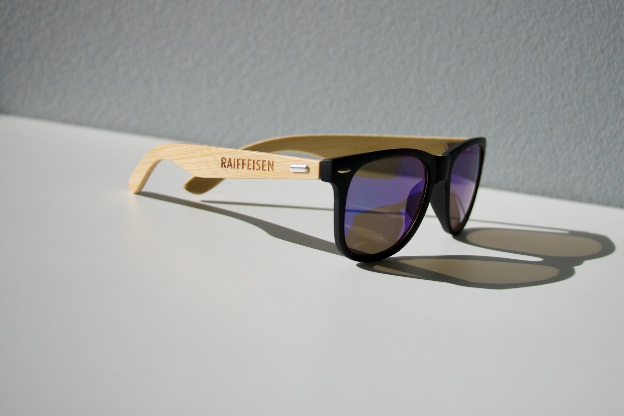 lunettes-soleil-bambou-gravees-raiffeisen Lunettes de soleil à branches en bambou gravées Raiffeisen