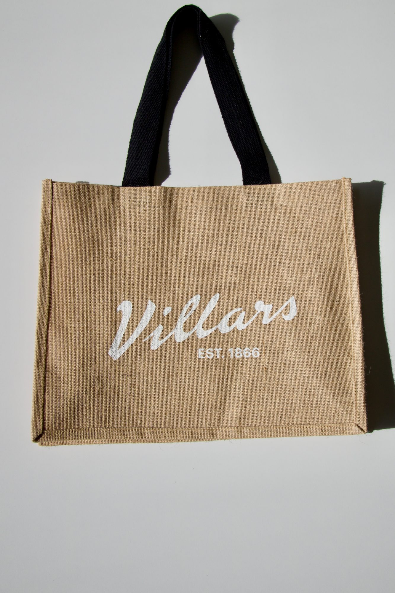 sac-jute-villars Sac cabas en jute naturel imprimé du logo Villars